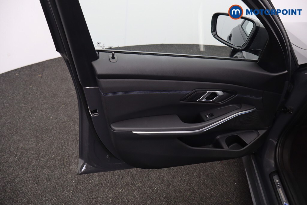 Used BMW 3 Series 2024 for sale - 78078370: Photo 38