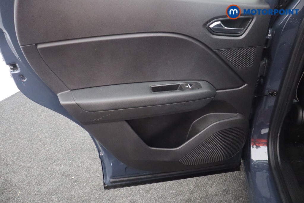 Used Renault Captur 2024 for sale - 76697218: Photo 25