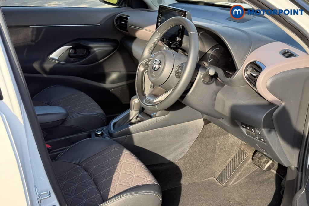 Used Toyota Yaris Cross 2024 for sale - 76739140: Photo 9