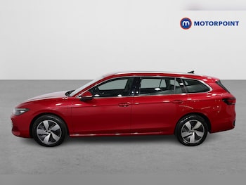 Used Volkswagen Passat 2025 for sale - 77013802: Photo