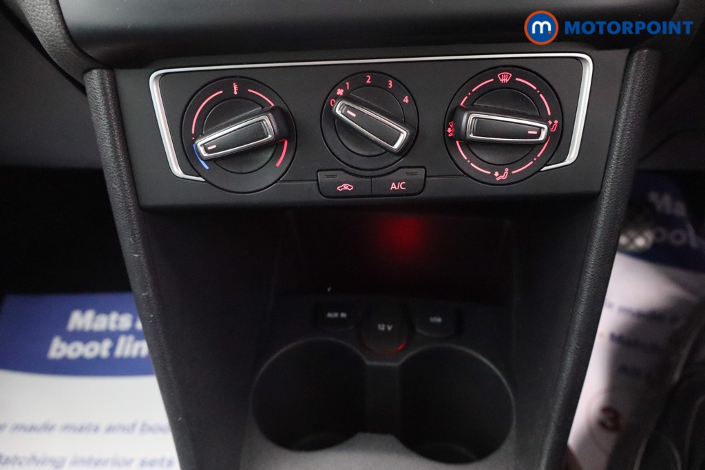 Used Volkswagen Polo 2016 for sale - 76557655: Photo 15