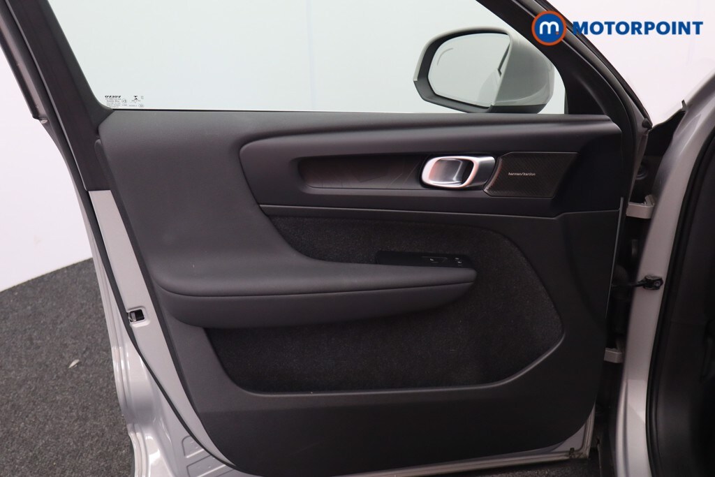 Used Volvo XC40 2023 for sale - 75947072: Photo 28