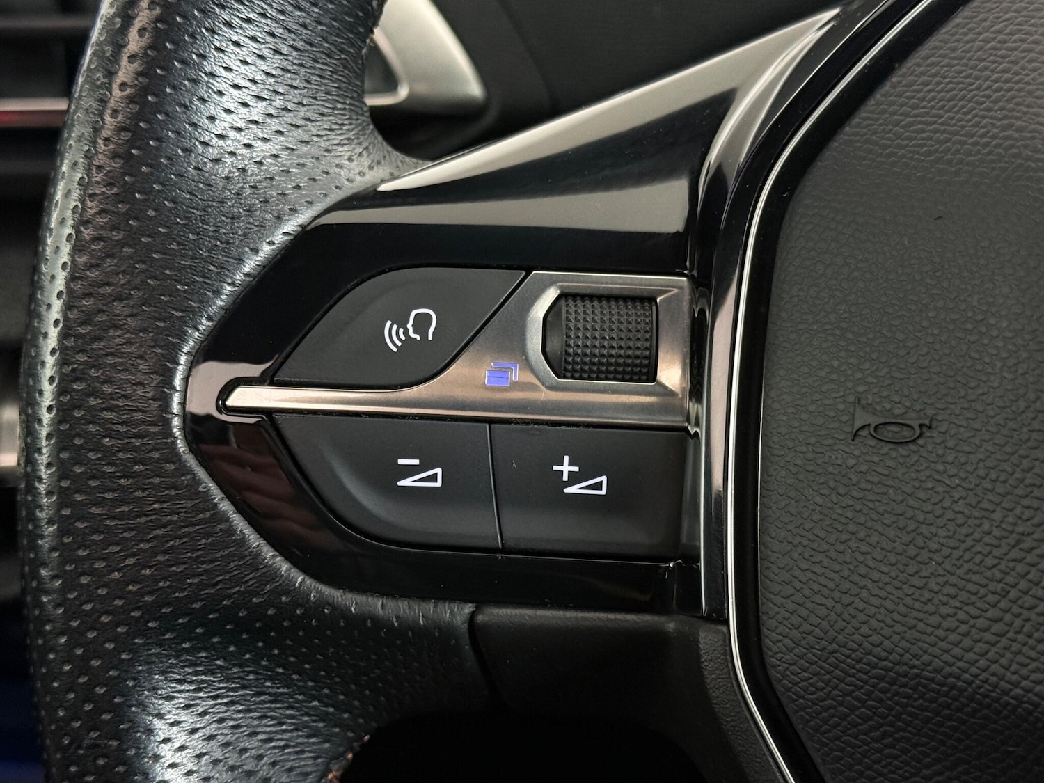 Used Peugeot 3008 2019 for sale - 77246210: Photo 17