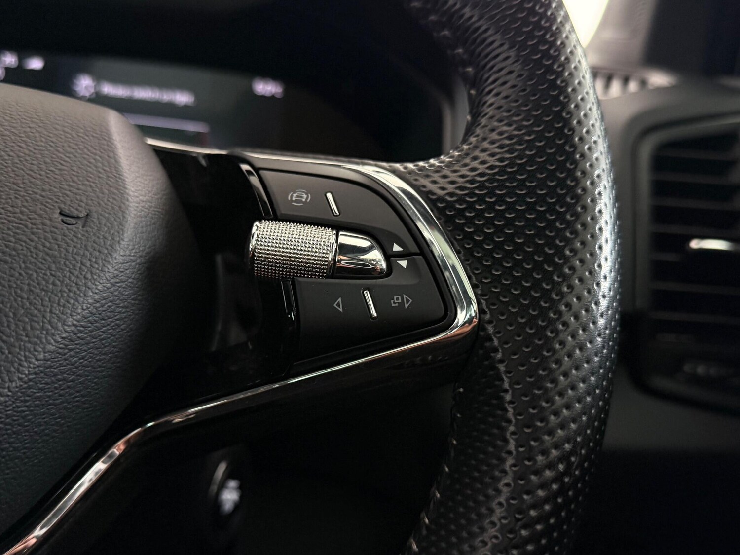 Used Skoda Karoq 2022 for sale - 77306419: Photo 21