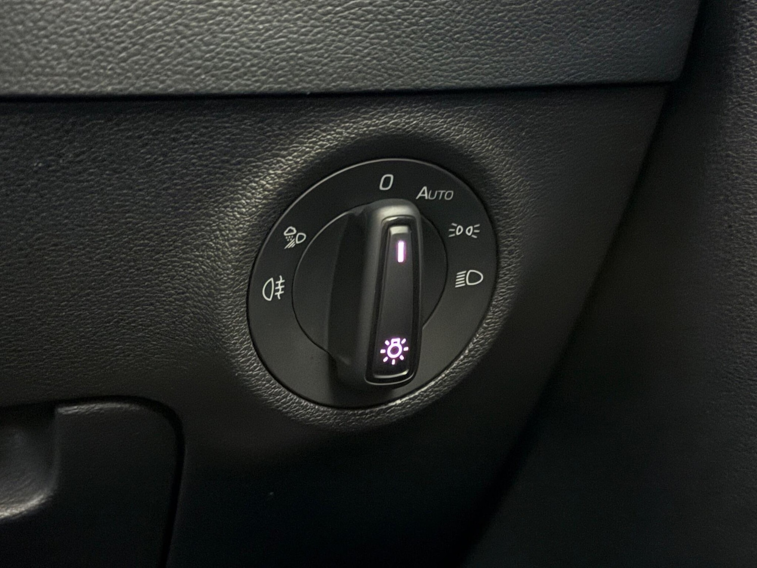 Used Skoda Karoq 2022 for sale - 77306419: Photo 32