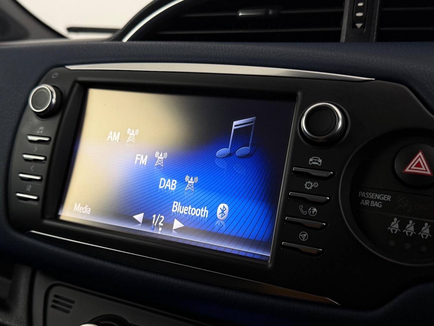 Used Toyota Yaris 2018 for sale - 77260077: Photo 19