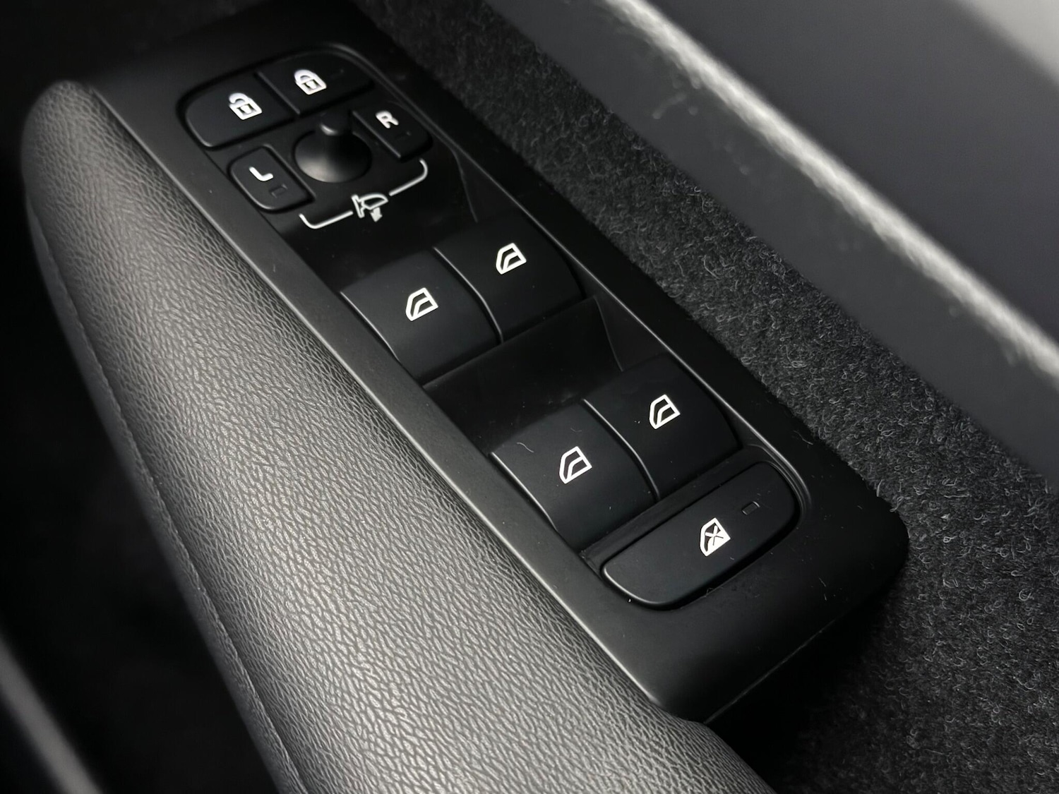 Used Volvo XC40 2021 for sale - 77182367: Photo 21