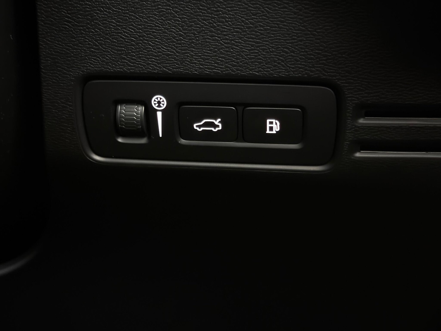 Used Volvo XC40 2021 for sale - 77182367: Photo 22