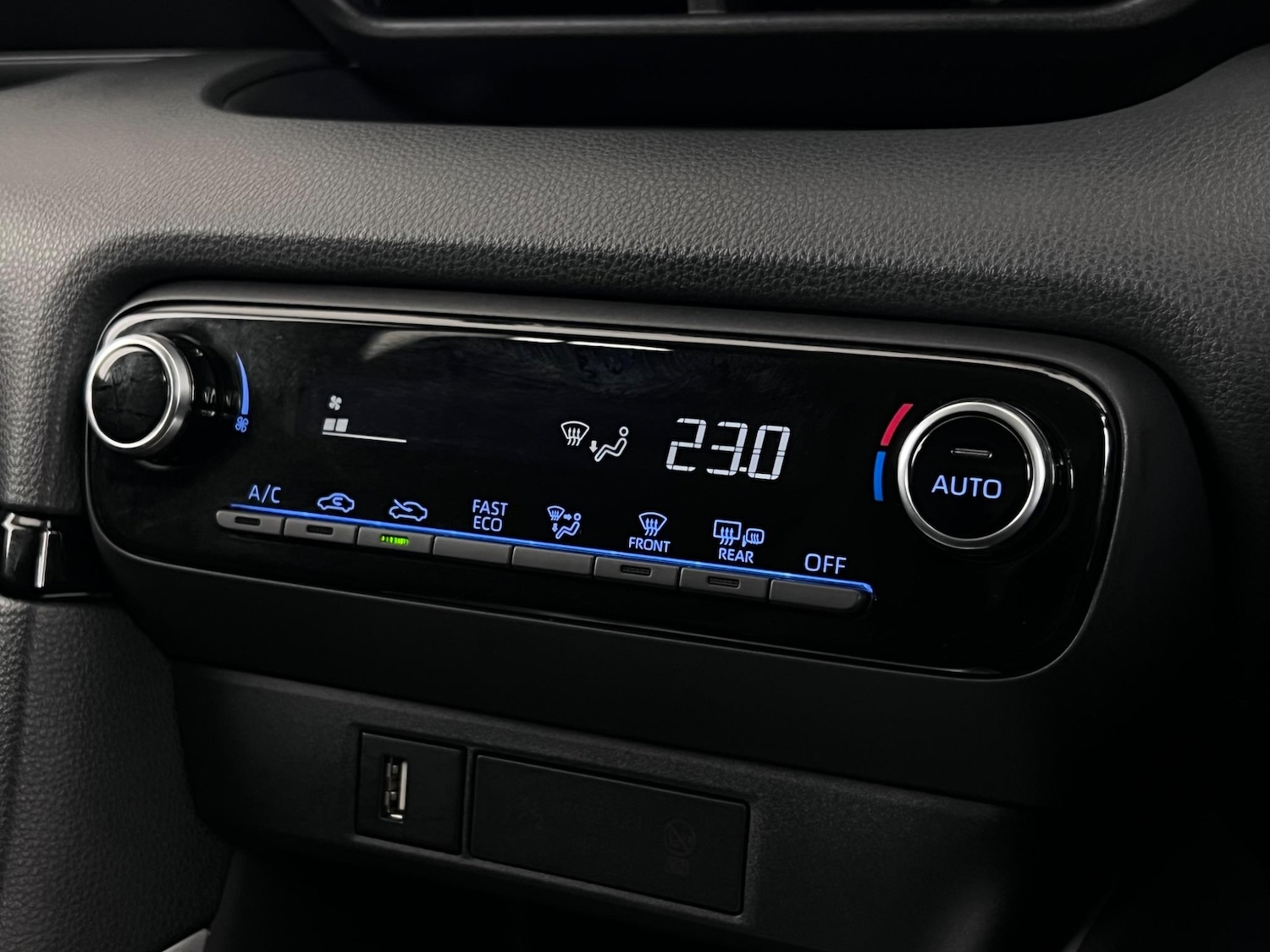 Used Toyota Yaris 2023 for sale - 76466982: Photo 36