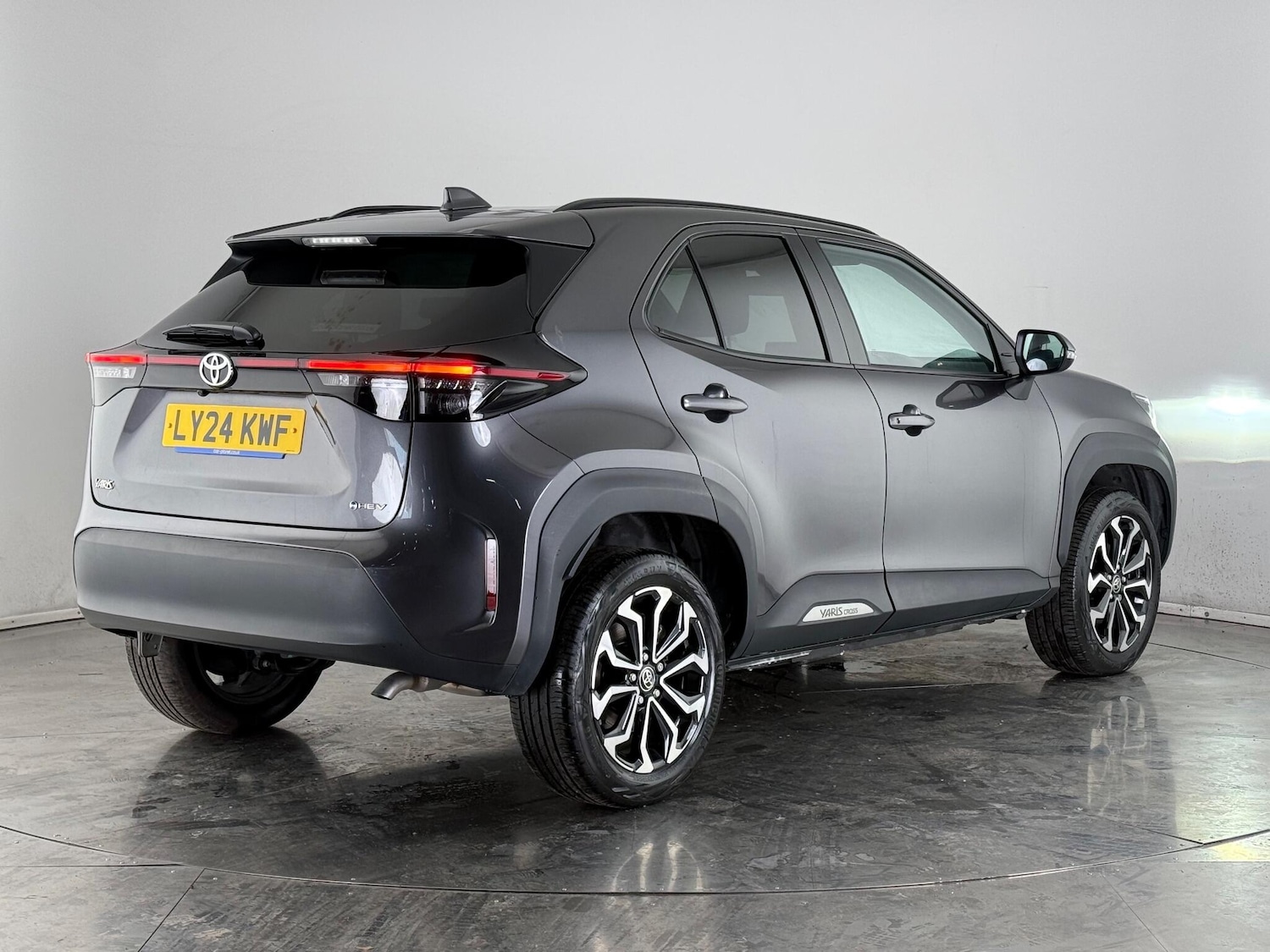 Used Toyota Yaris Cross 2024 for sale - 77260197: Photo 3