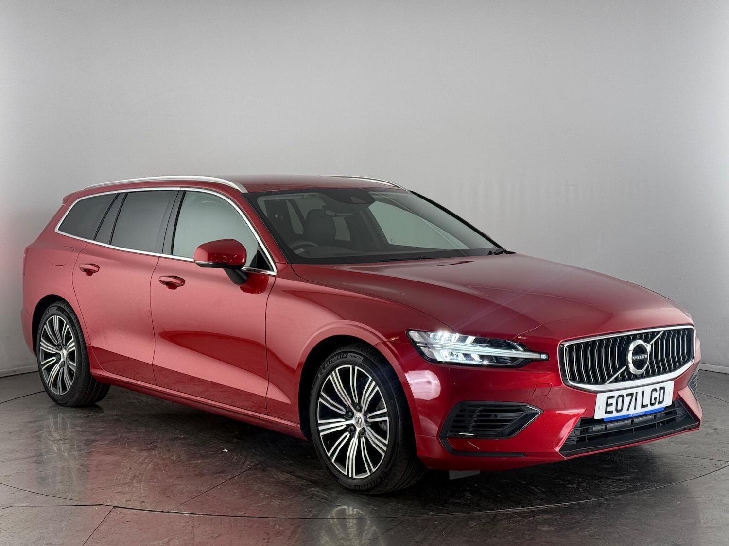 Used Volvo V60 2021 for sale - 76466705: Photo 1