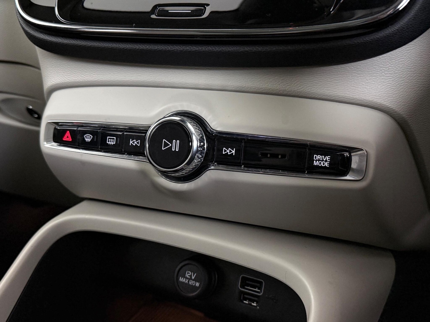 Used Volvo XC40 2020 for sale - 77183102: Photo 37