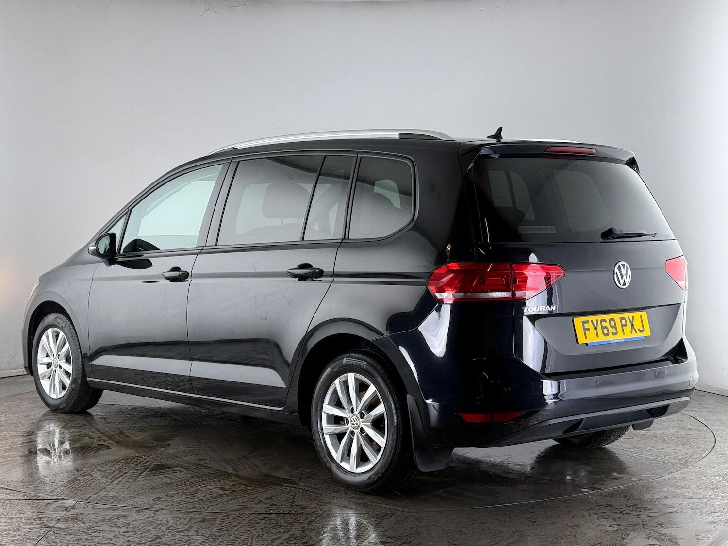 Used Volkswagen Touran 2019 for sale - 77222429: Photo 4