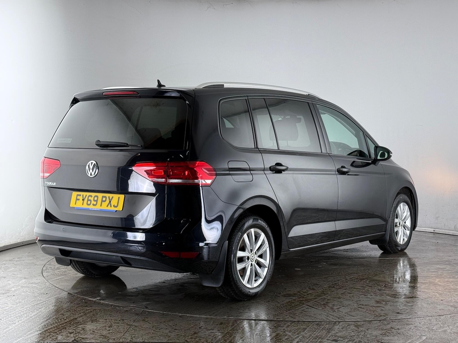 Used Volkswagen Touran 2019 for sale - 77222429: Photo 5