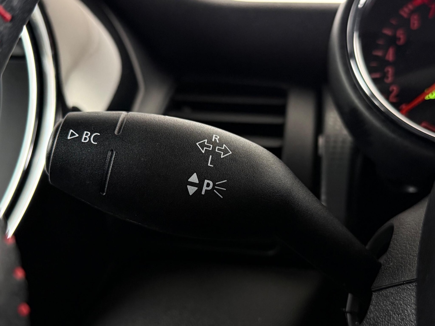 Used MINI Hatch 2019 for sale - 77054022: Photo 24