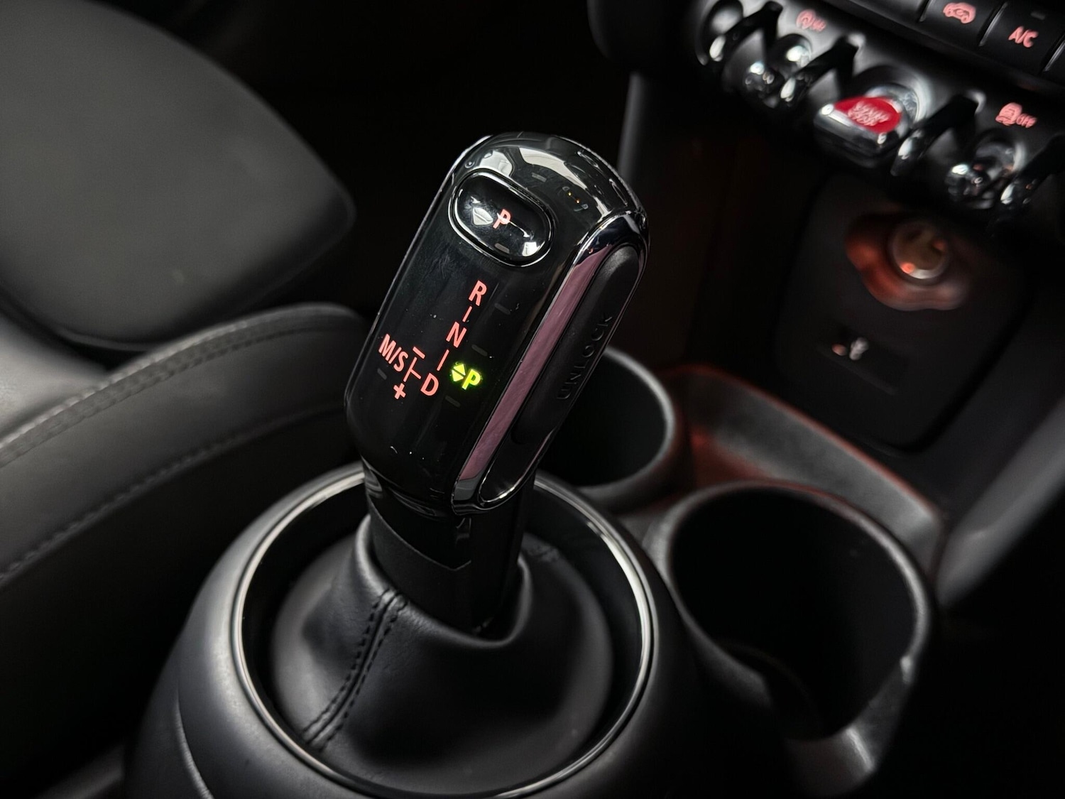 Used MINI Hatch 2019 for sale - 77054022: Photo 32