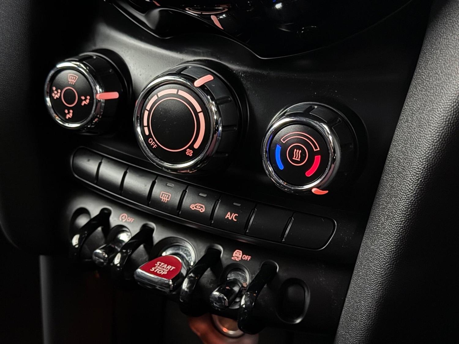 Used MINI Hatch 2019 for sale - 77054022: Photo 33