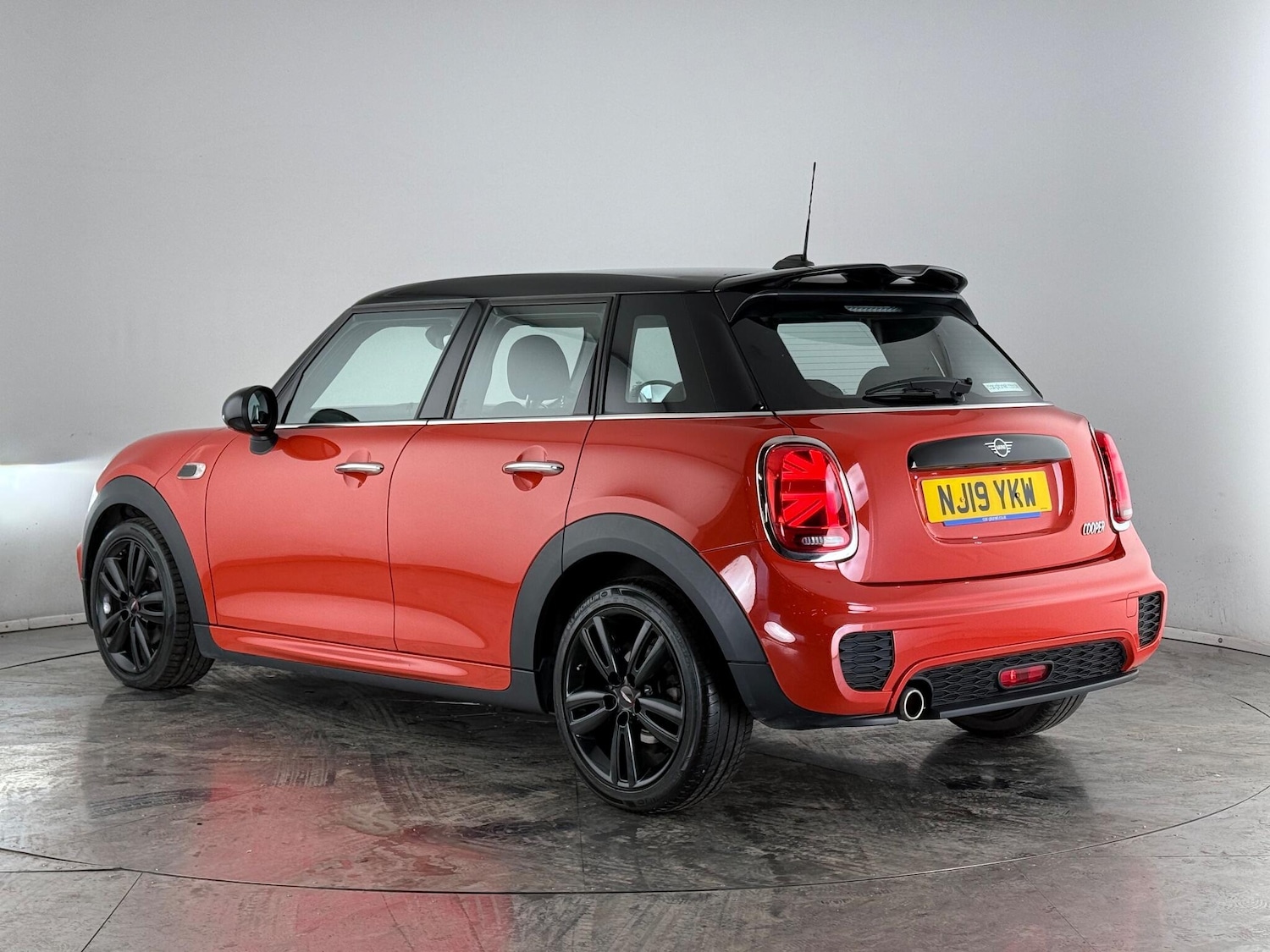 Used MINI Hatch 2019 for sale - 77054022: Photo 5
