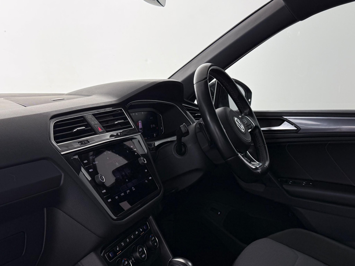 Used Volkswagen Tiguan 2019 for sale - 77216728: Photo 16