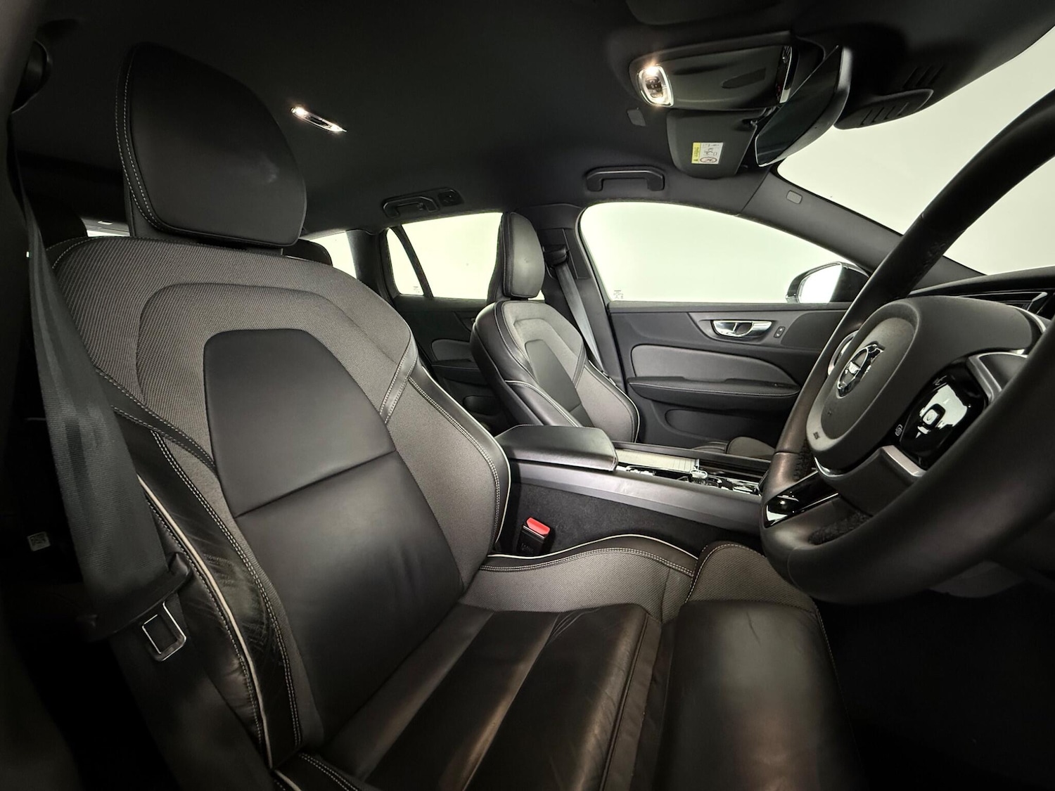 Used Volvo V60 2022 for sale - 77575518: Photo 13