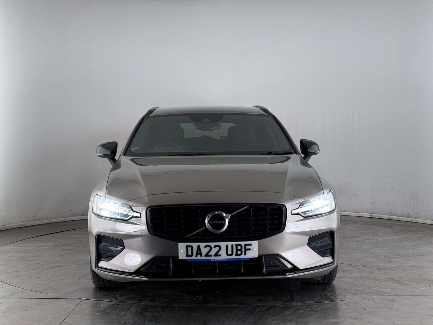 Used Volvo V60 2022 for sale - 77575518: Photo 5