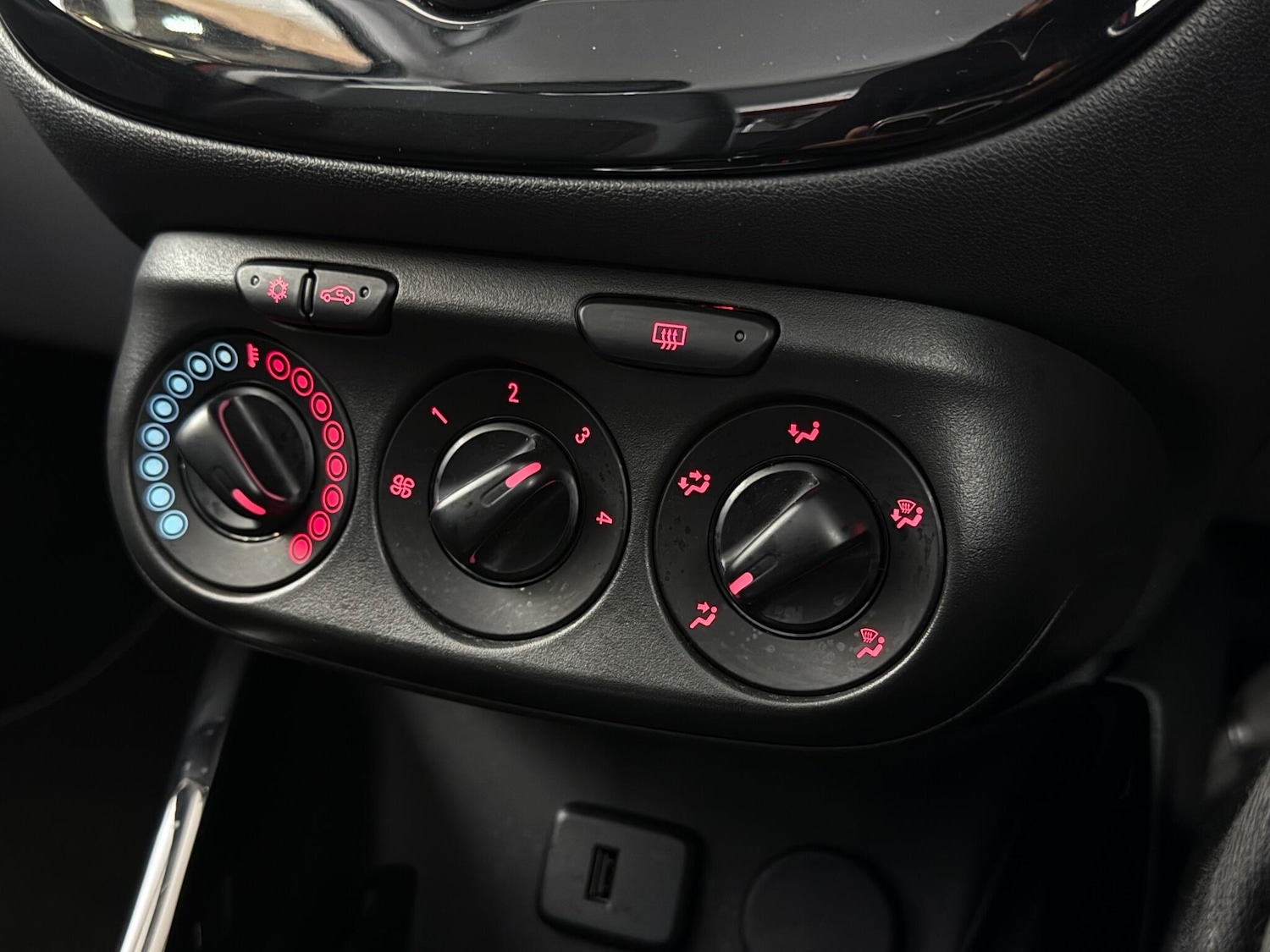 Used Vauxhall Corsa 2017 for sale - 76466720: Photo 34