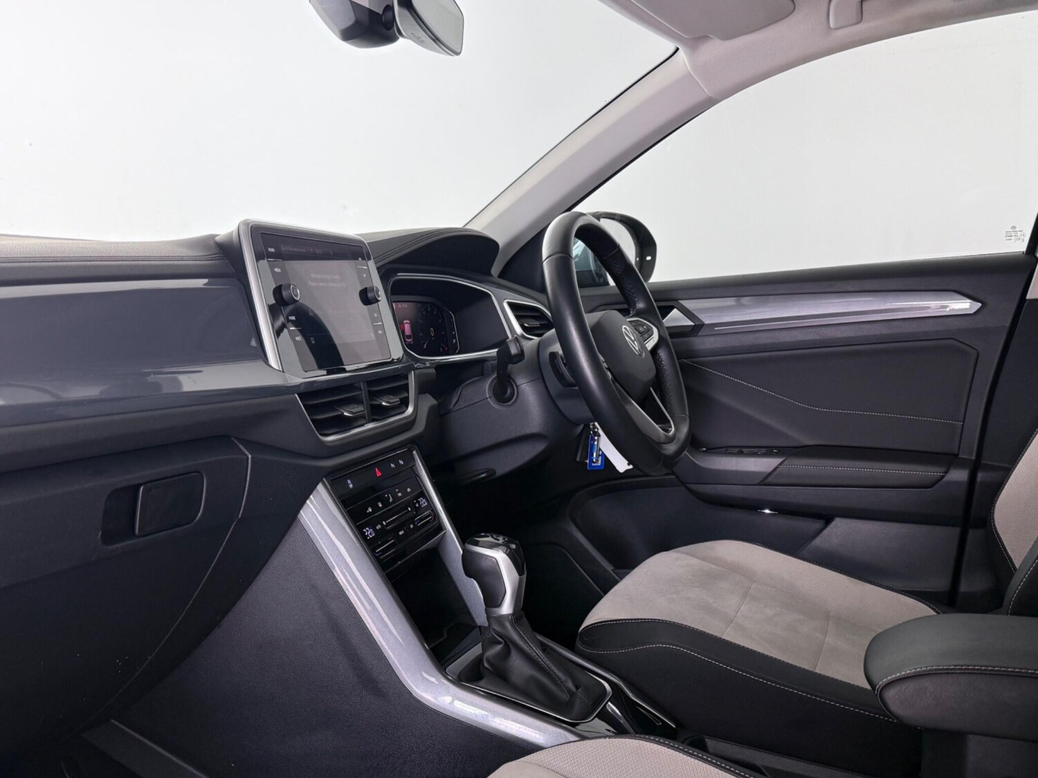 Used Volkswagen T-Roc 2022 for sale - 77332156: Photo 12