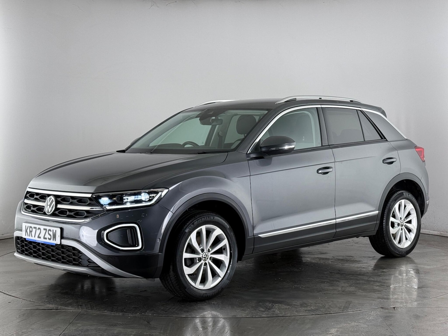 Used Volkswagen T-Roc 2022 for sale - 77332156: Photo 2