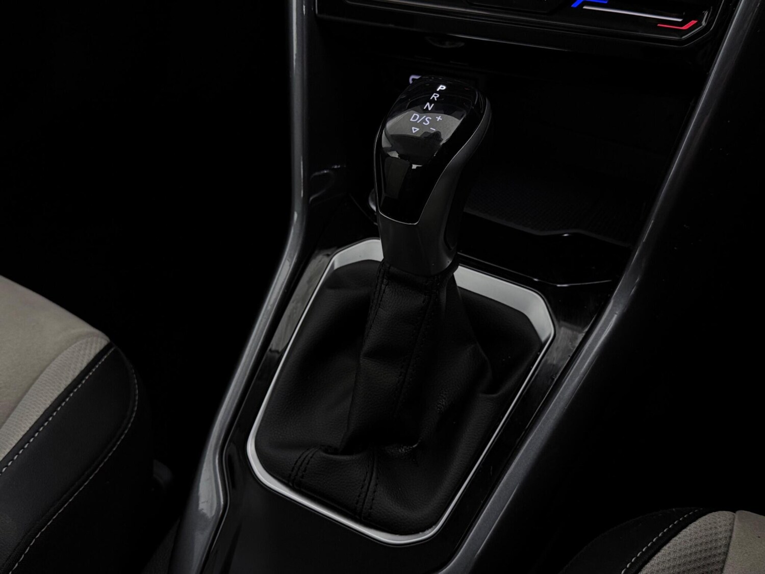 Used Volkswagen T-Roc 2022 for sale - 77332156: Photo 34