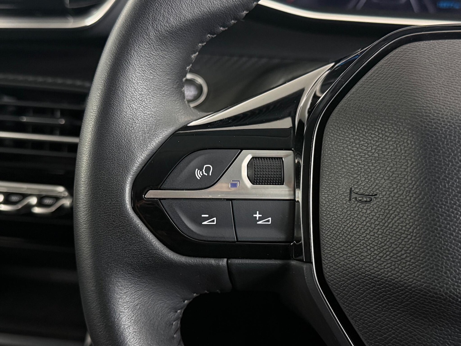 Used Peugeot 208 2023 for sale - 76467481: Photo 25