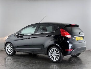 Used Ford Fiesta 2015 for sale - 77387823: Photo
