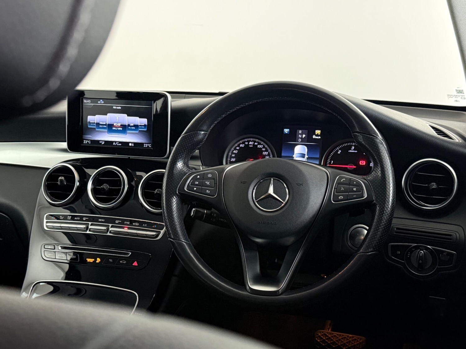 Used Mercedes-Benz GLC 2018 for sale - 77469418: Photo 18