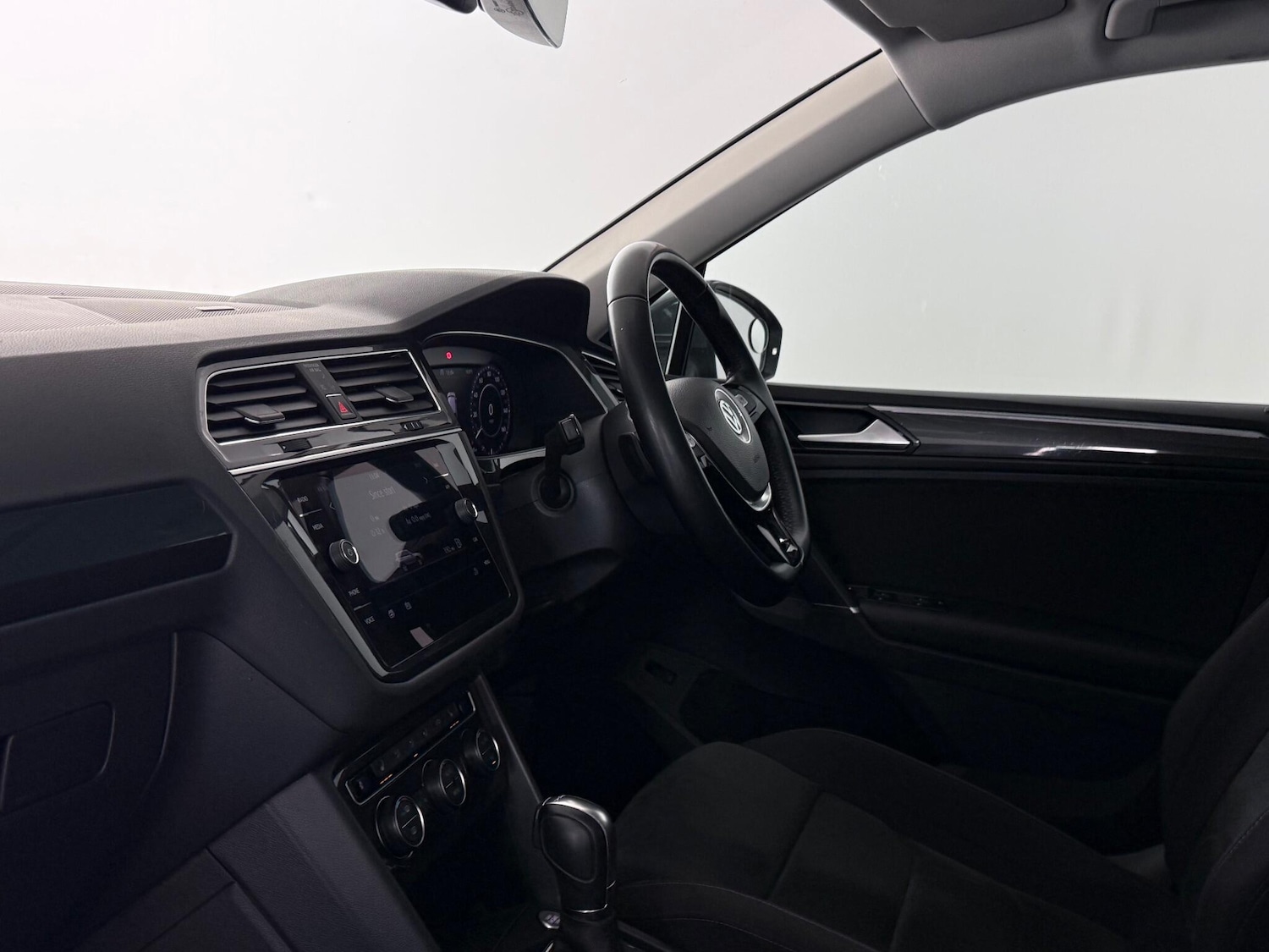 Used Volkswagen Tiguan 2018 for sale - 77246923: Photo 17