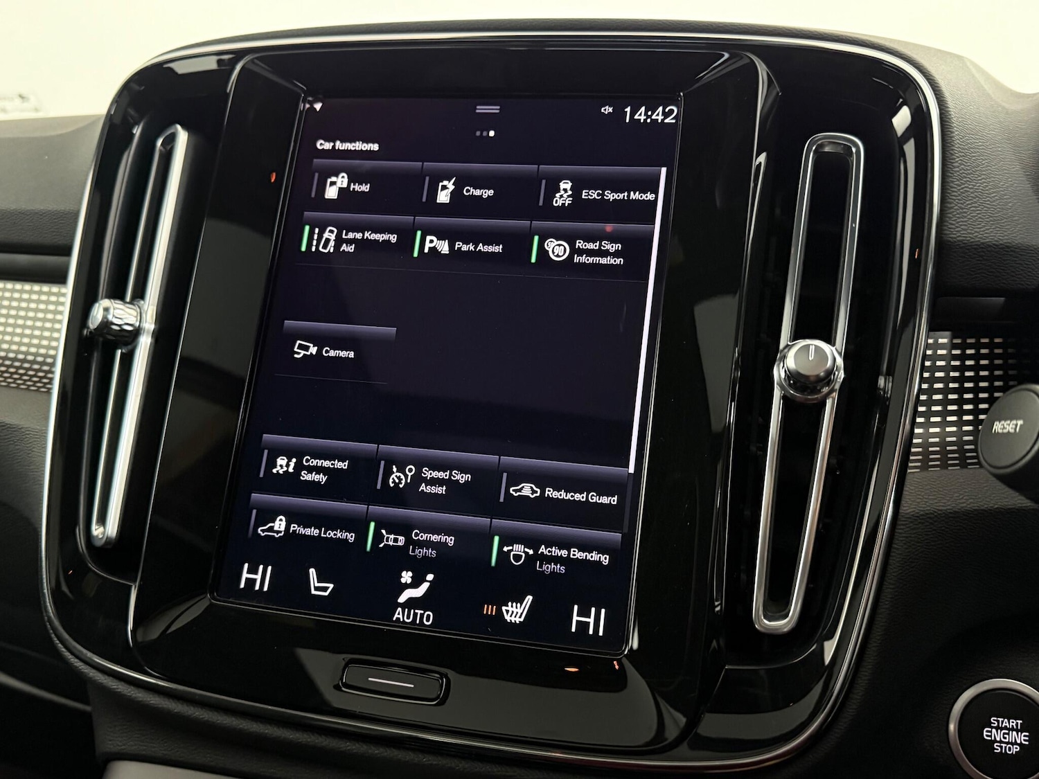 Used Volvo XC40 2021 for sale - 77222109: Photo 27