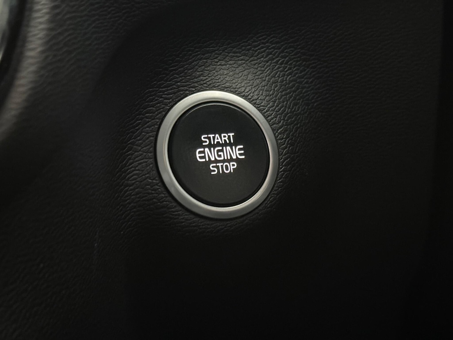 Used Volvo XC40 for sale - 76729040: Photo 21