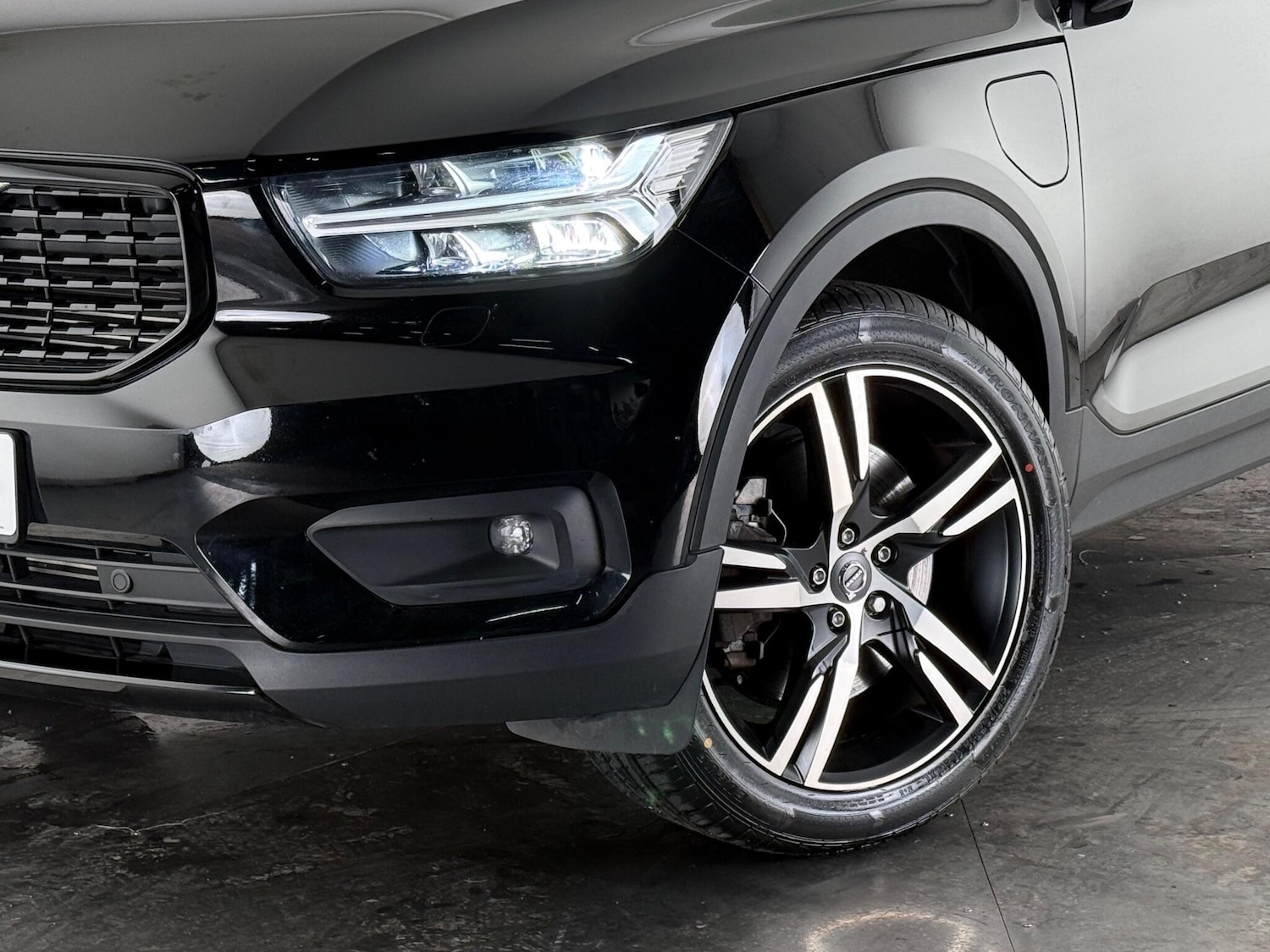 Used Volvo XC40 for sale - 76729040: Photo 37