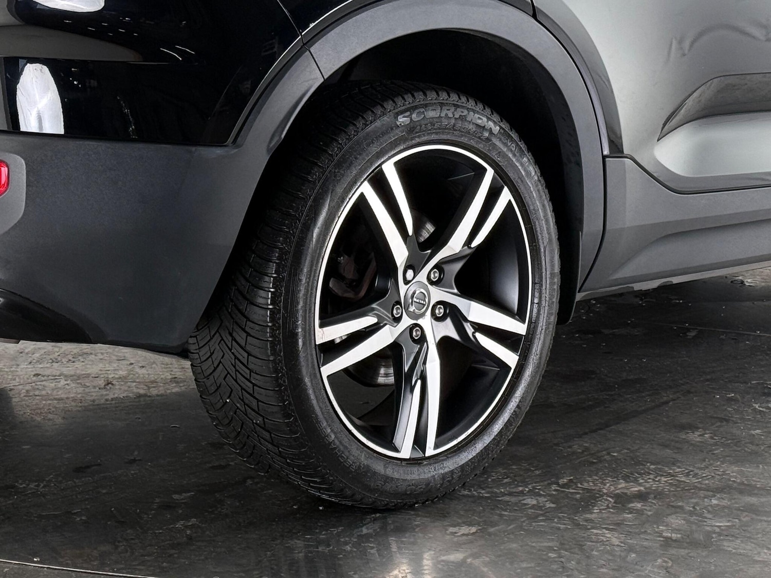 Used Volvo XC40 for sale - 76729040: Photo 7