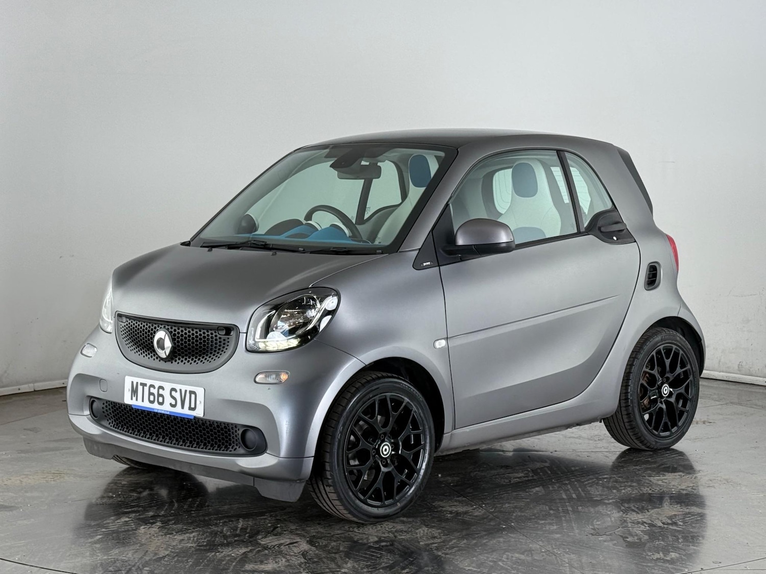 Used smart fortwo 2016 for sale - 77183008: Photo 2