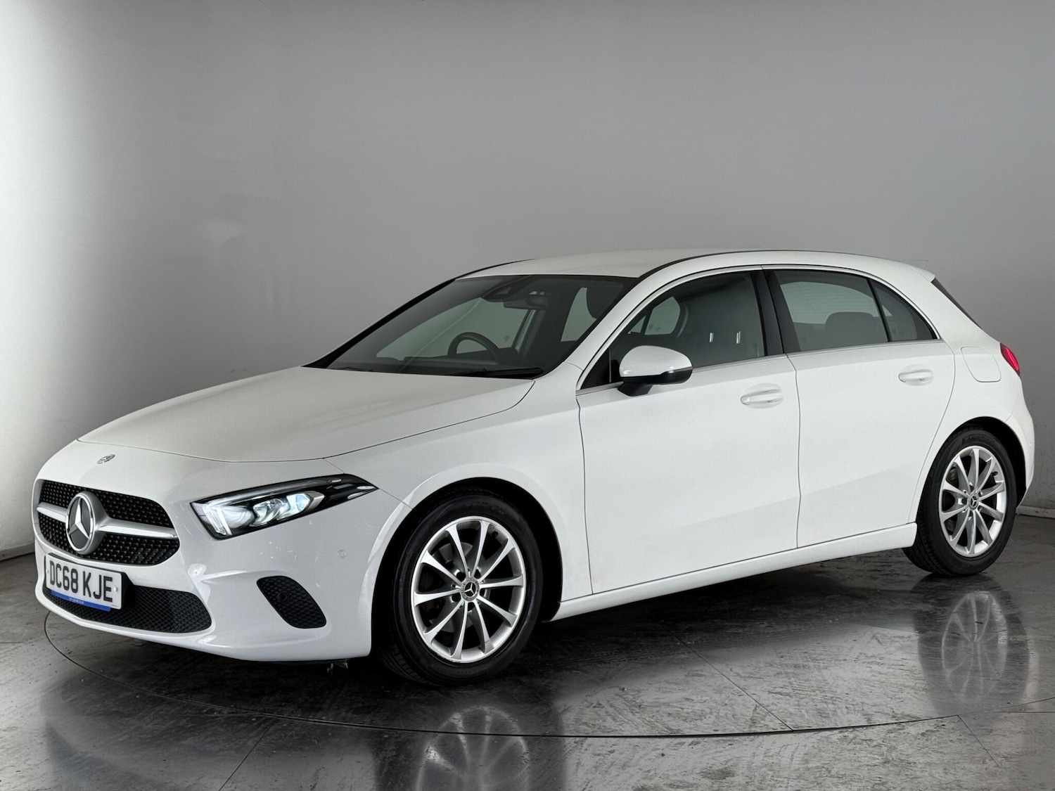 Used Mercedes-Benz A-Class 2018 for sale - 77216462: Photo 2