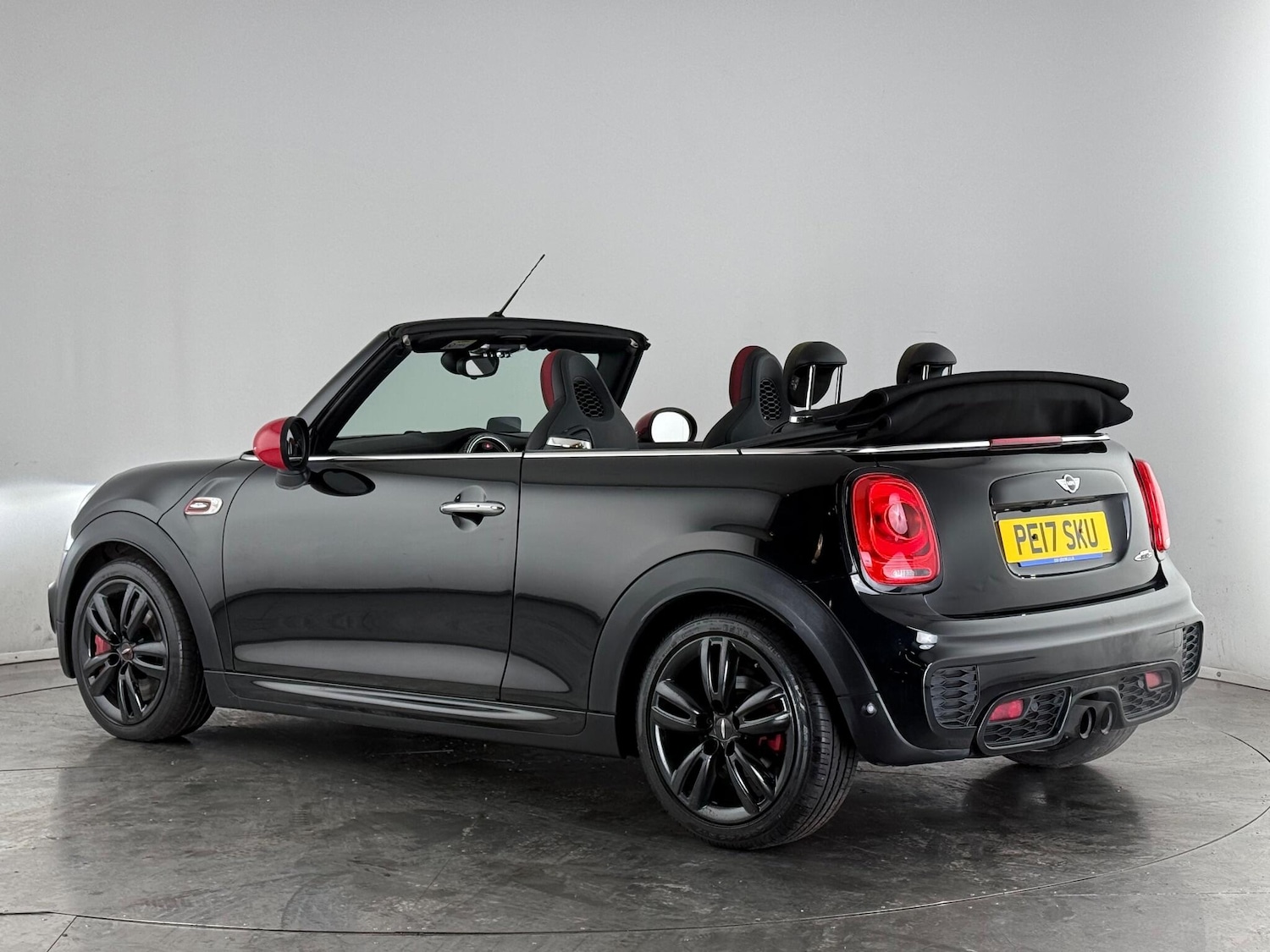 Used MINI Convertible 2017 for sale - 77246702: Photo 4