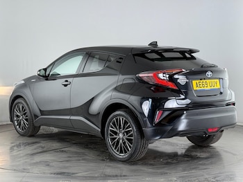 Used Toyota C-HR 2019 for sale - 76467047: Photo