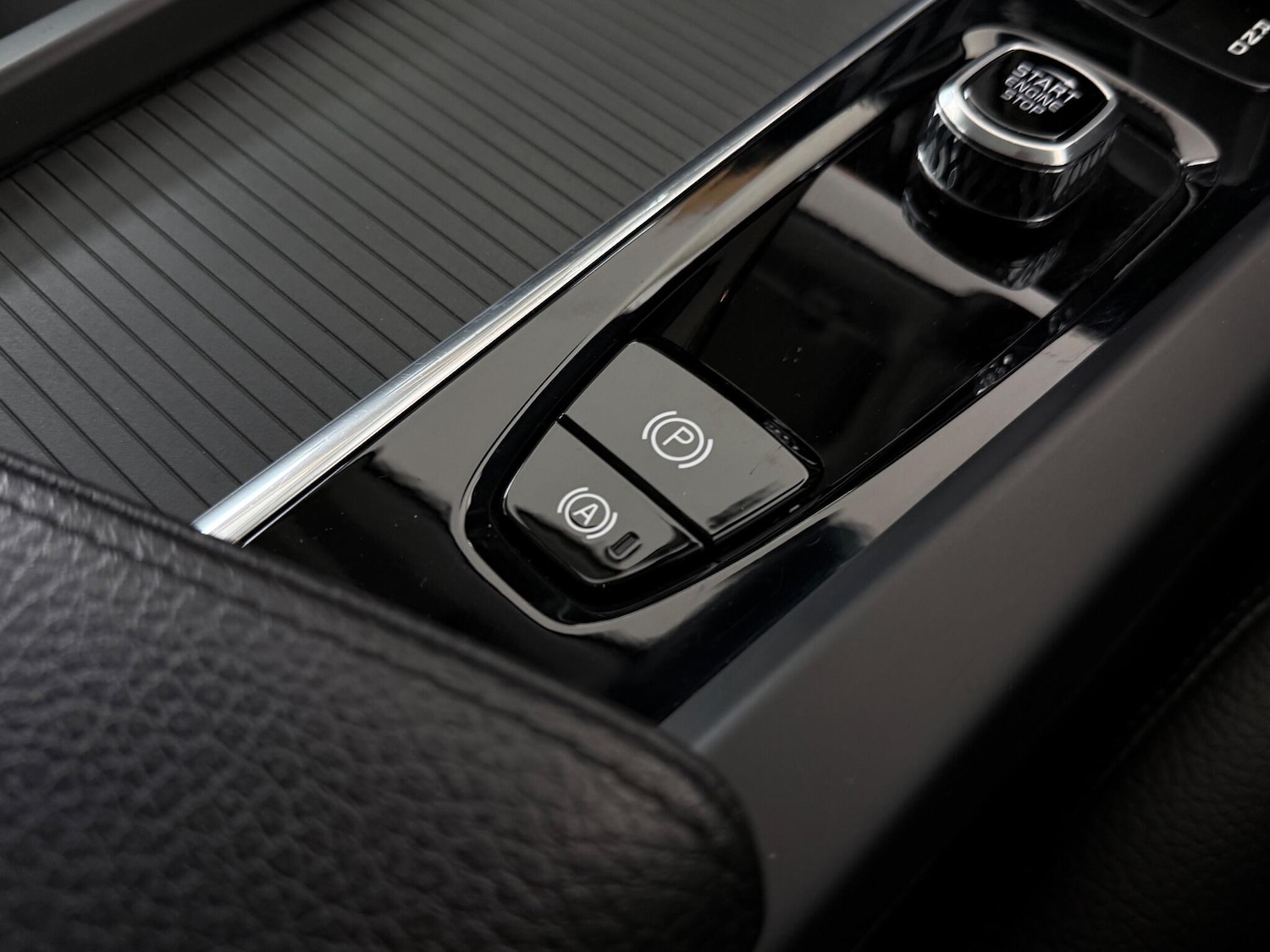 Used Volvo XC60 2022 for sale - 76466953: Photo 44