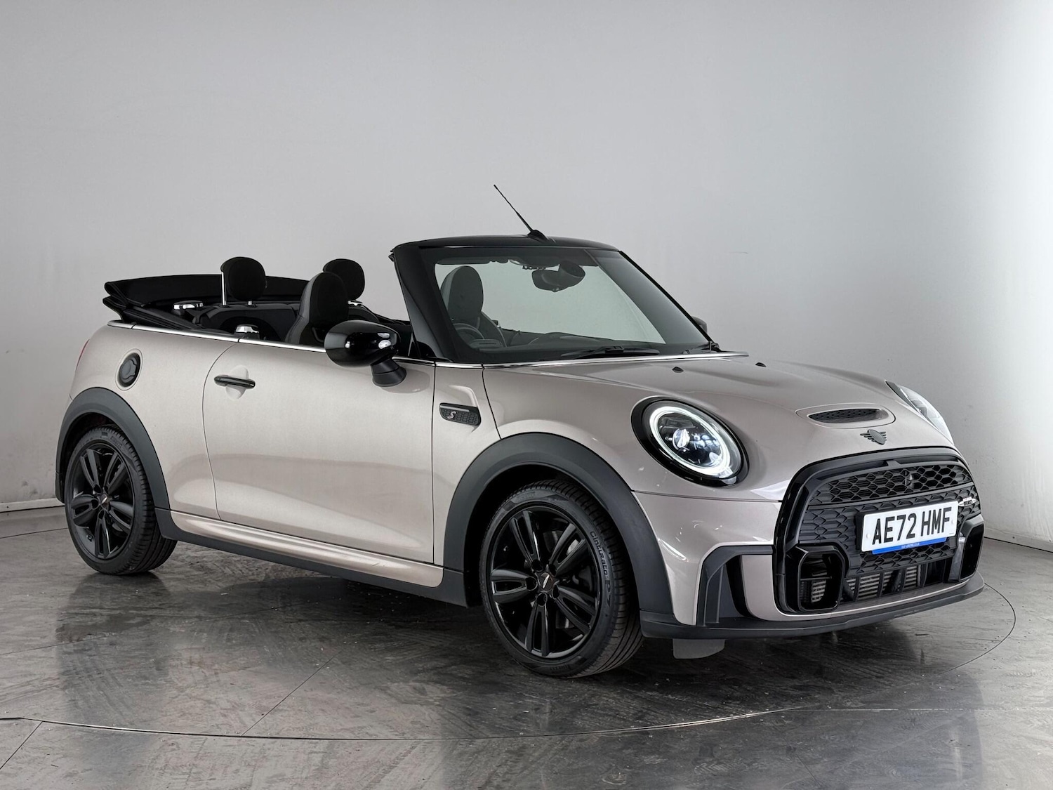 Used MINI Convertible 2022 for sale - 76714354: Photo 1