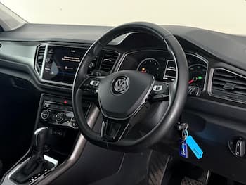 Used Volkswagen T-Roc 2019 for sale - 79453947: Photo
