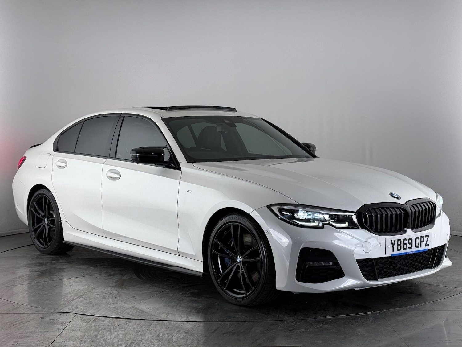Used BMW 3 Series 2019 for sale - 77182888: Photo 1