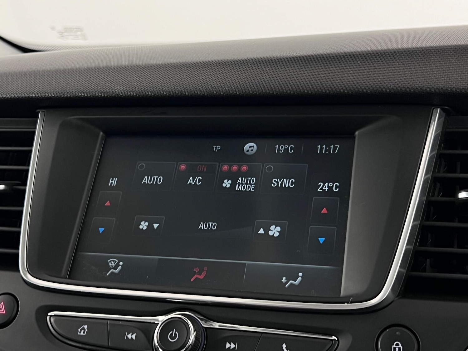 Used Vauxhall Crossland X 2019 for sale - 76925959: Photo 31