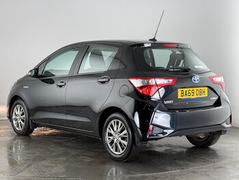 Used Toyota Yaris 2020 for sale - 77268276: Photo