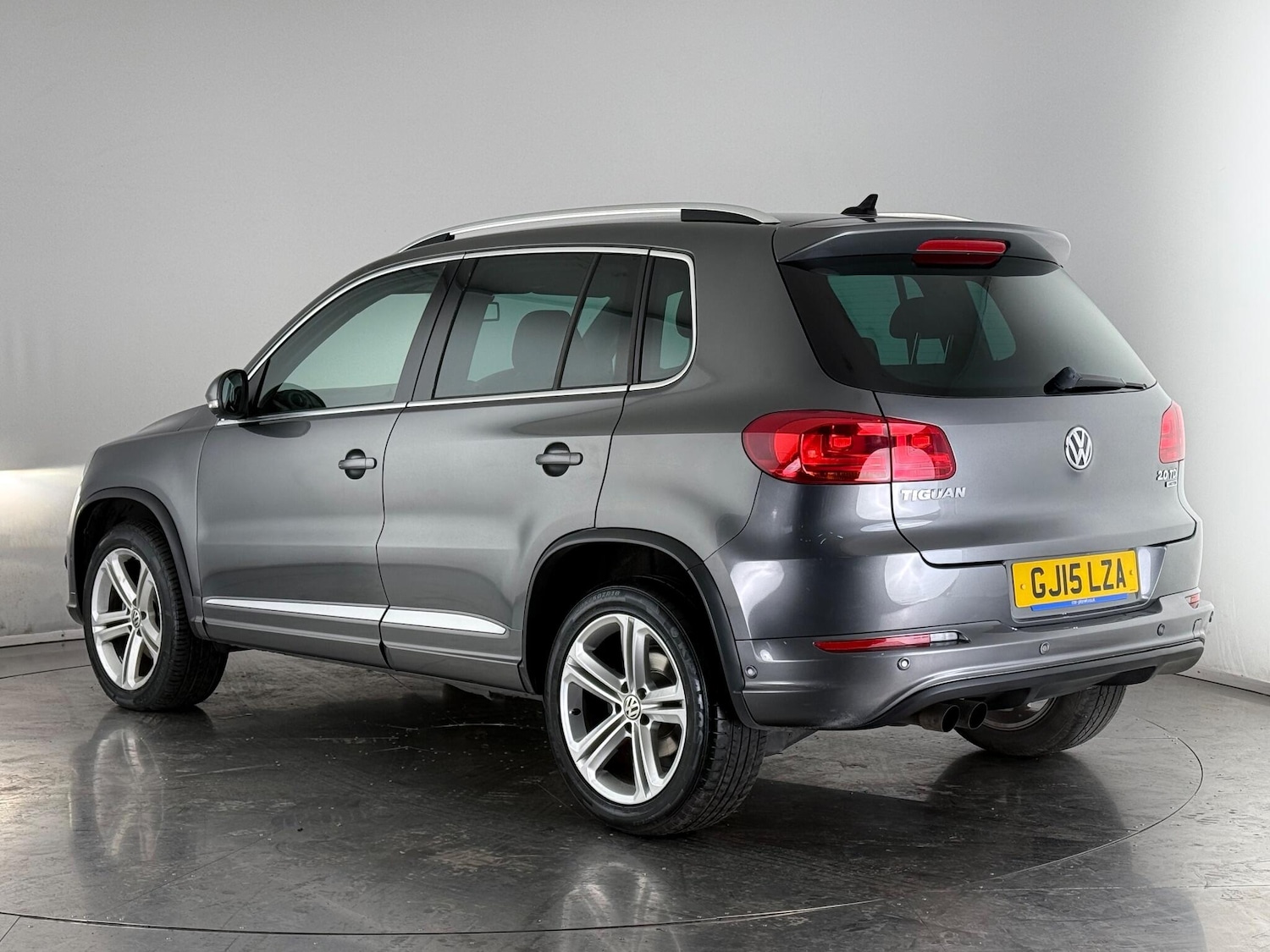 Used Volkswagen Tiguan 2015 for sale - 77550818: Photo 3