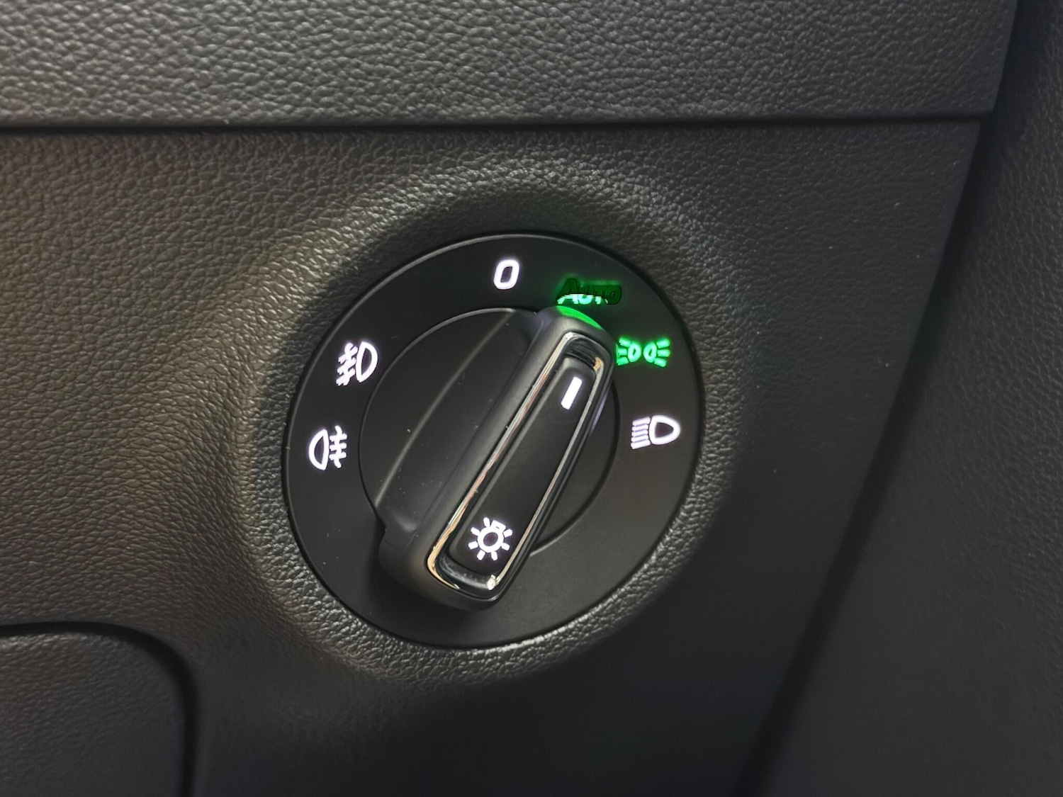 Used Skoda Karoq 2018 for sale - 77246699: Photo 20