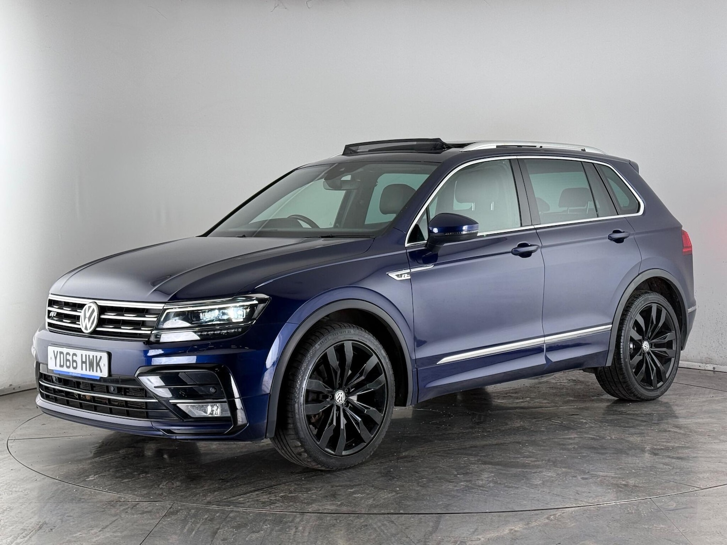 Used Volkswagen Tiguan 2016 for sale - 78035222: Photo 2